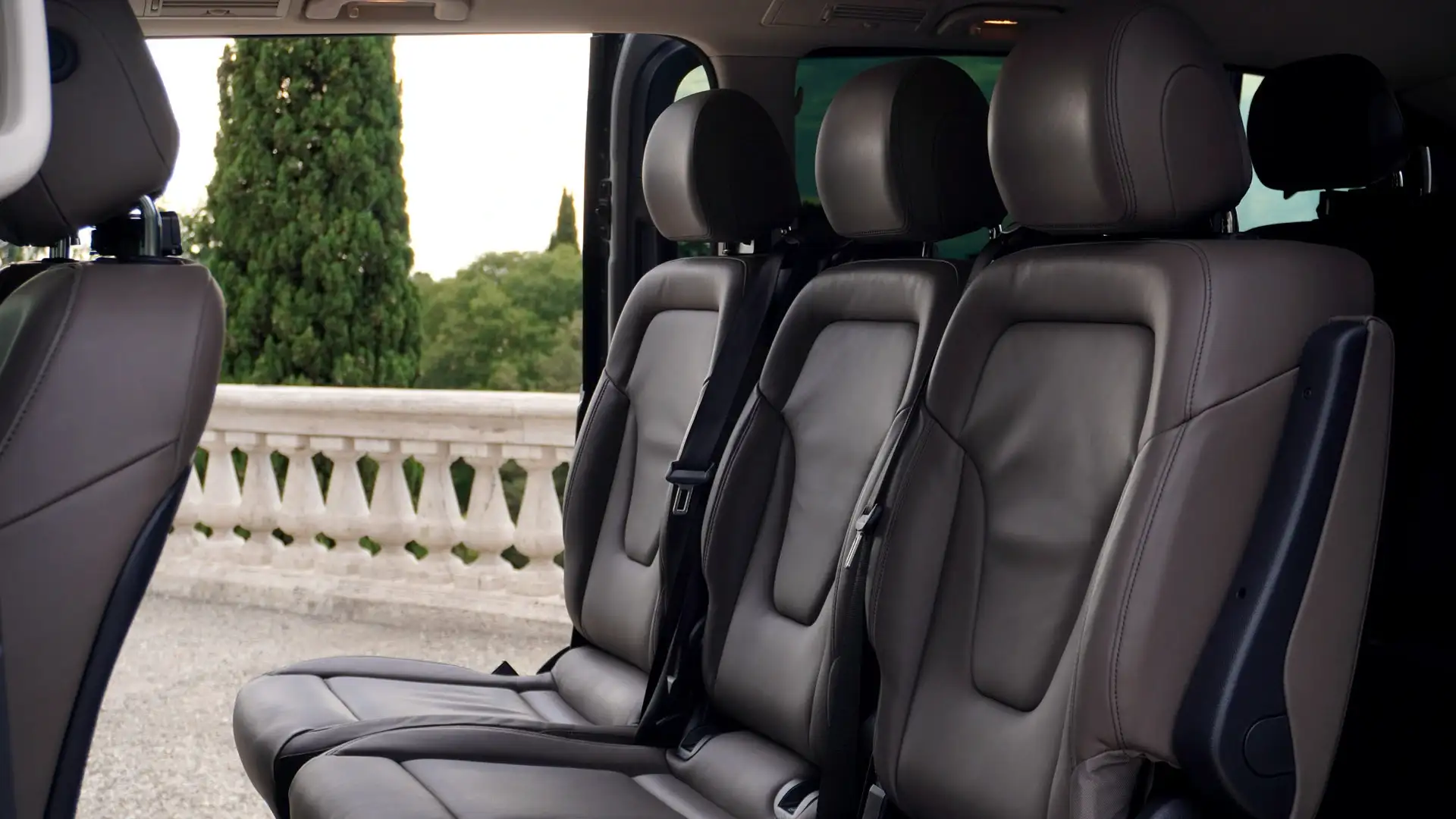 Mercedes van class b car seats  